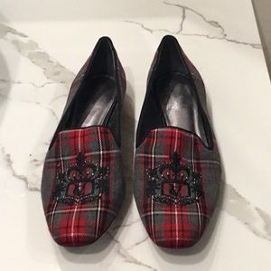 VC Signature Zan Plaid Loafer, size 7.5. Red/gray